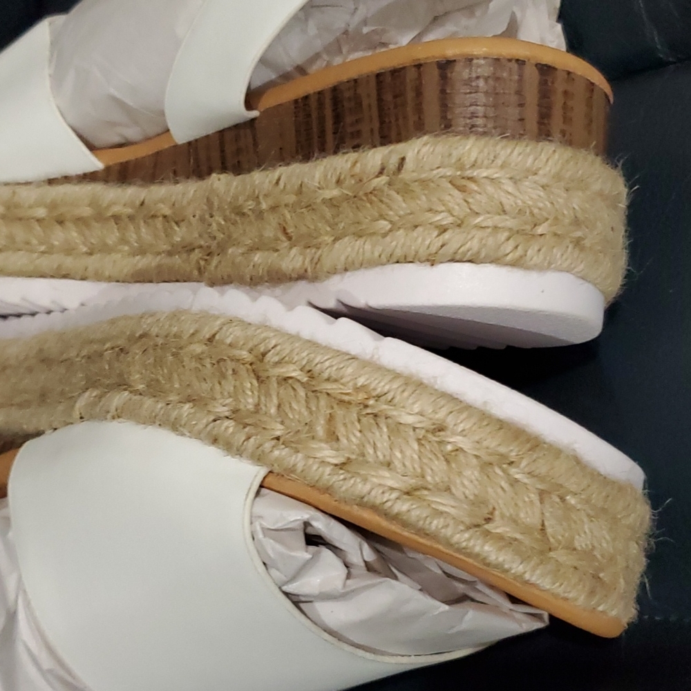 Sandals - Picture 6 of 7